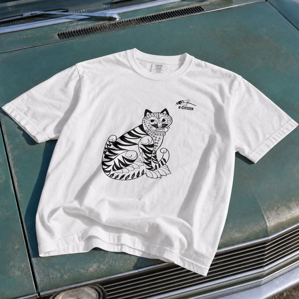 Tiger & Magpie Tee – Korean Folk Art (White)