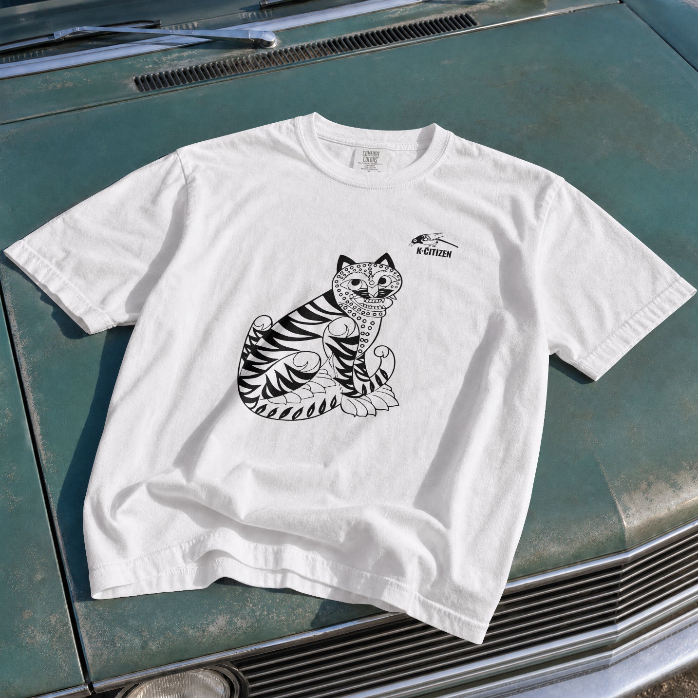 Tiger & Magpie Tee – Korean Folk Art (White)
