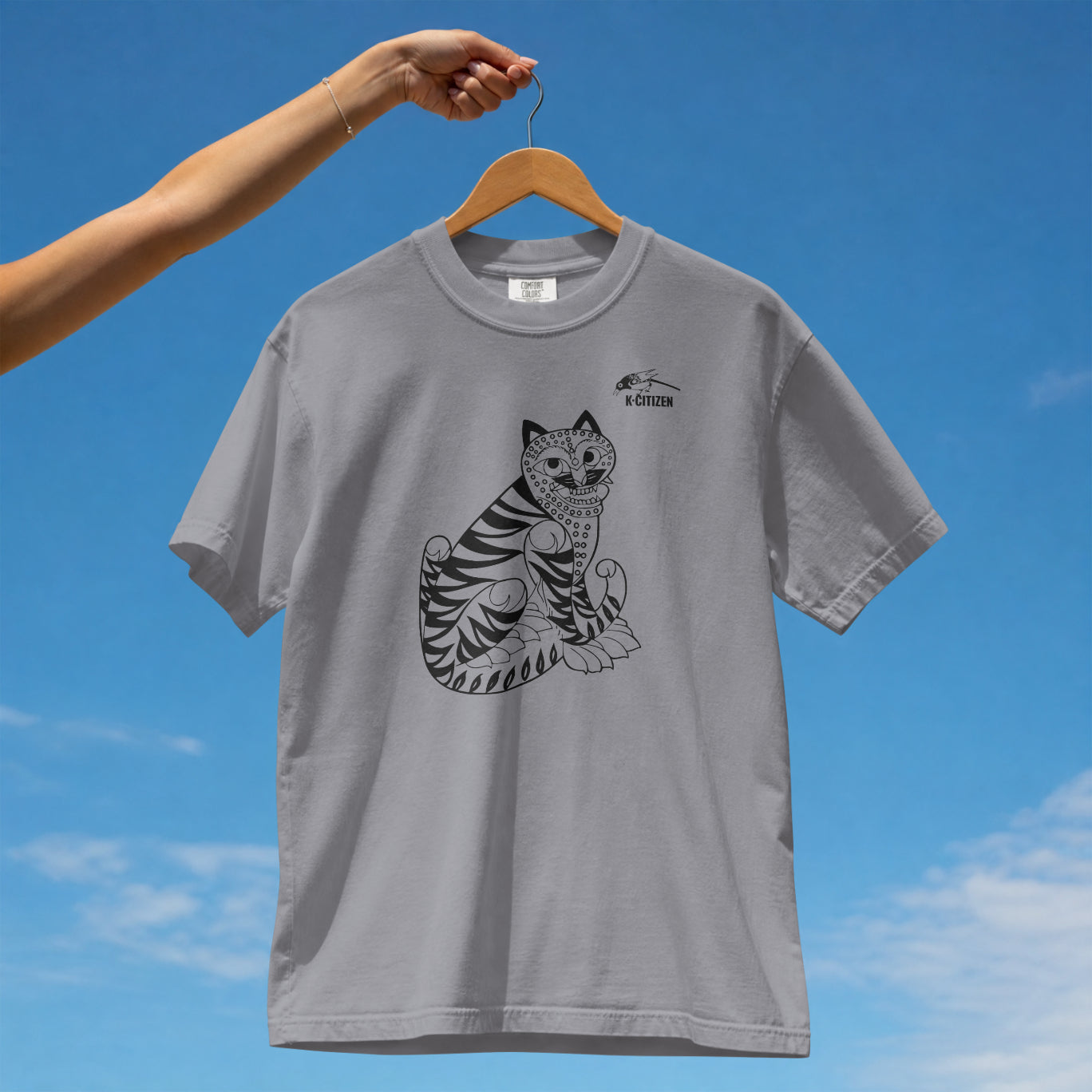 Tiger & Magpie Tee – Korean Folk Art (Cool Grey)