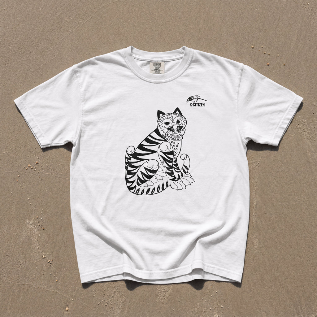 Tiger & Magpie Tee – Korean Folk Art (White)